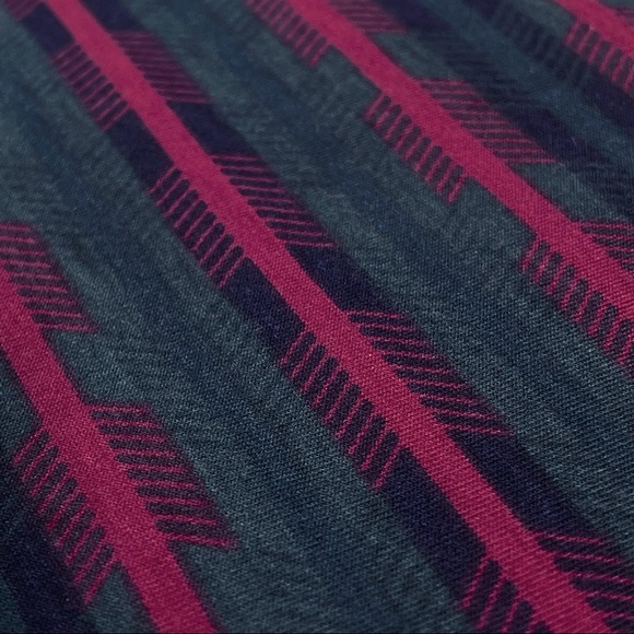 Lularoe size large shirt pink/purple & dark grey arrows/stripes gray 3/4 sleeves - Picture 7 of 13